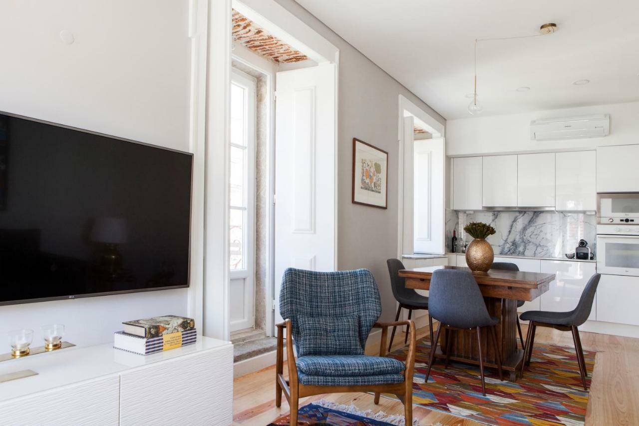 Alfama Sophisticate Flat With Balconies 2Bedrs 2Baths & Ac In 19Th Century Building Historic Center Apartment Lisbon Exterior photo